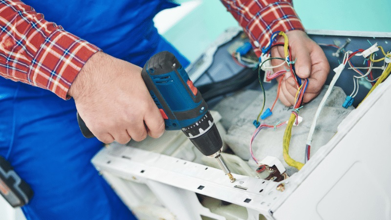 Alaşehir Mitsubishi Mitsubishi çamaşır makinesi kart tamiri – Su almama arızası orijinal parça ile giderildi. - Teknik servis örneği